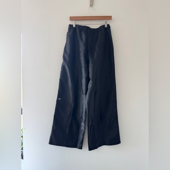ALO Black Afterglow Wide Leg Track Pants M - Picture 5 of 10